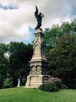 L'ange de la gloire, monument funéraire de la famille Valois